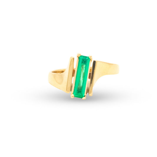 18Y Elongated Emerald Ring