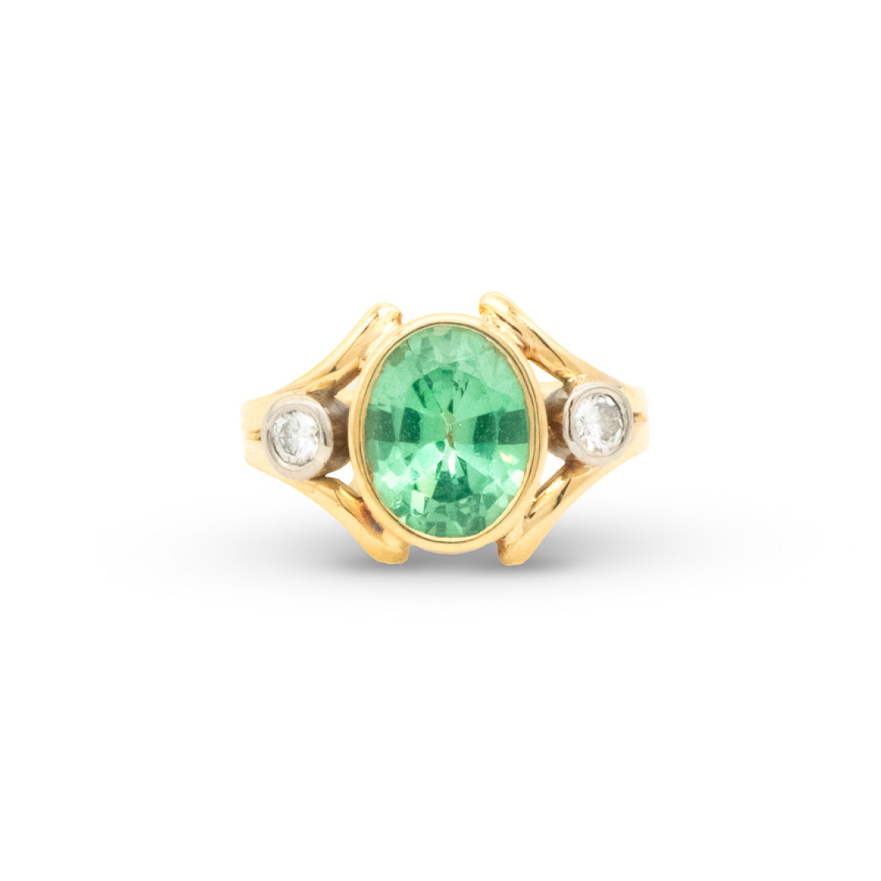 18Y Aquamarine & Diamond Ring